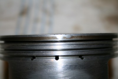 IMG_6636_resize.JPG (106.16 КБ) 50706 просмотров Место "развальцовки" поршня