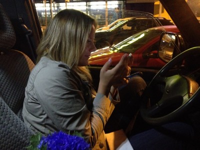 IMG_7901.JPG (1.2 МБ) 12728 просмотров Юля просматривает список пользователей форума в поисках клубней с заполненным в профиле полем "ОТКУДА"..