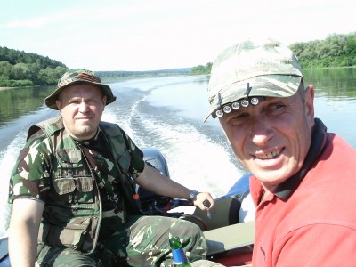 Друг Сергей приехал и повёз нас  на экскурсию, что и где....