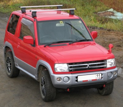 Поперечные дуги на крыше Pajero Mini h58a