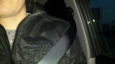 После неких манипуляций по салону, сползает вот так. Приходится поправлять.