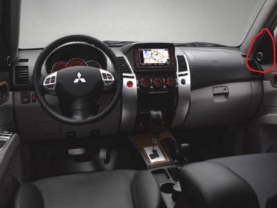 Mitsubishi_Pajero Sport_SUV 5 door_2000.jpg