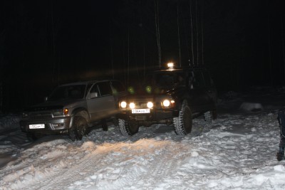 Все по машинам.... На рыбалку...