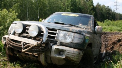 Нашёл в интернете. Цвет и комплектация вроде те.