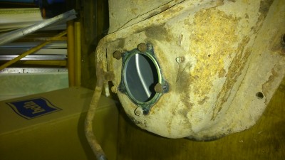 отломана одна из газоотводный трубок