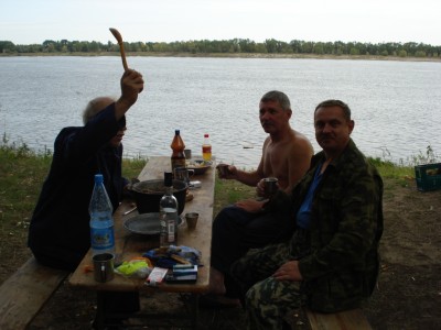 Ложкой по лбу за задержку тары.