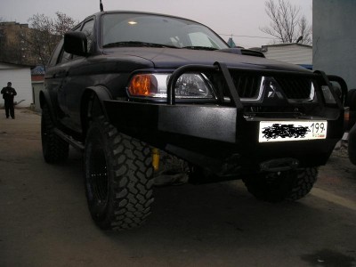 Pajero_Sport_2008_g_dizel__Perednij_bamper_1.jpg