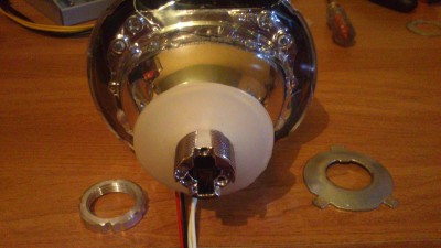 DSC_0007.jpg (1.27 МБ) 276 просмотров Сама линза с обратной стороны и крепёжные элементы.
