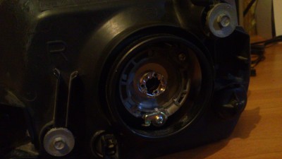 DSC_0009.jpg (843.12 КБ) 276 просмотров Вставляем блок линзы.