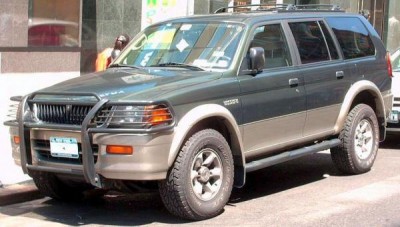 1997-mitsubishi-montero-sport-2.jpg
