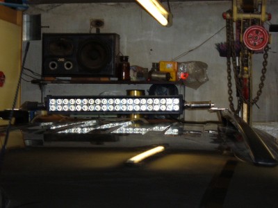 Изображение 876.jpg (652.05 КБ) 2128 просмотров Задача была максимально снизить аэродинамическое сопротивление конструкции, а так же чтоб панель несильно возвышалась над крышей, тем самым защитить ближний участок дороги от засветки.