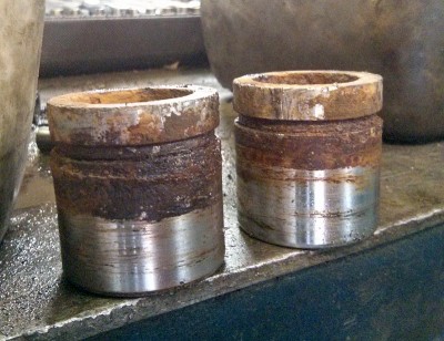 Поршень суппорта заднего MR307395