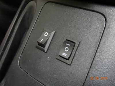 Изображение 1533.jpg (2.15 МБ) 731 просмотр Ближняя клавиша трёхходового тумблера, управления балки. Вторая клавиша, на всякий случай, то же полностью собраная схема, для дальнего ХЕЛЛА Ралли 1000фф (пока не определился).