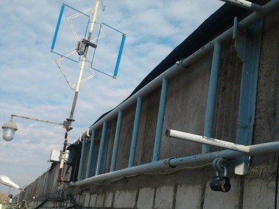 Фото0271.jpg (834.57 КБ) 1279 просмотров Фонарь, и в железном ящике датчик движения.