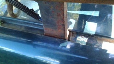 Думал тут затекает, промалал, не помогло.