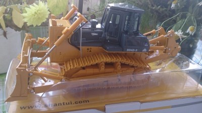 Shantui_Dozer.JPG