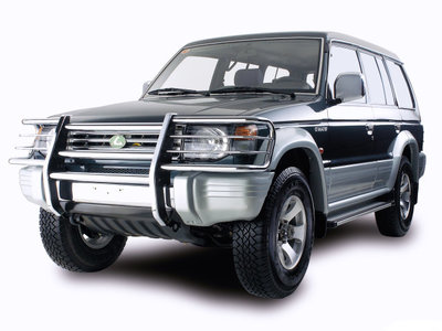 Changfeng_Leopard_SUV 5 door_2006.jpg