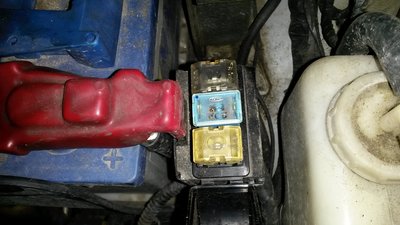 предохранитель синего цвета на передние и задние ПТФ