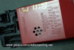 MR482925-2T.jpg