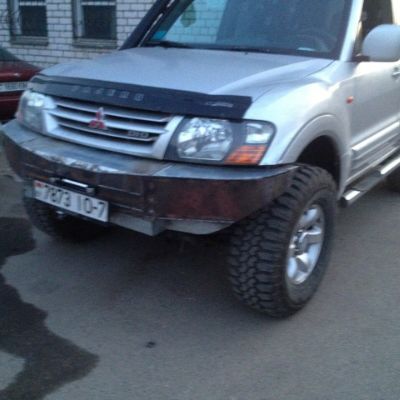 По центру 8мм
