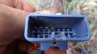 DSC03065.JPG (491.31 КБ) 2015 просмотров Подходящего разъёма у меня не было, искать по разборкам лень. Пошел по уже давно проверенному пути.