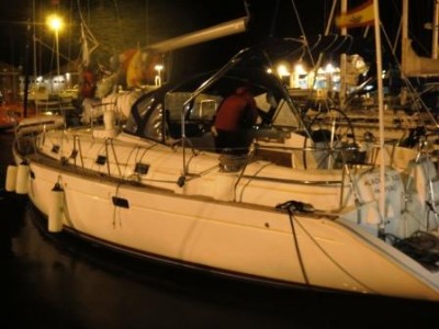 _DSC02628.JPG (43.94 КБ) 2006 просмотров Лодка временно превратилась в большую сушилку - вся даже непромокаемая одежда была промочена :)