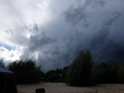 Погода вначале была жуть. Ну, вы в курсе этих гроз...