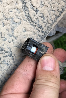 9.JPG (701.33 КБ) 2041 просмотр Защелка.<br />Тащим на себя, вытаскивается легко.