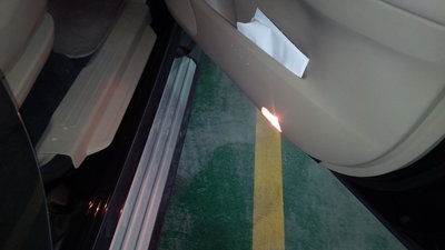 Так выполнена подсветка околодверного пространства.