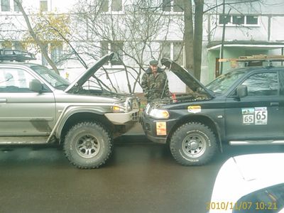 А вот бодик 4 см и 2,5 см.<br />Разница на колёсах (33&quot; и 31&quot;).  Но фактически перед намного выше у меня стоит.