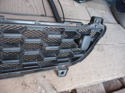 IMG_6842.JPG (3.06 МБ) 1109 просмотров Электрический разъём в передней декоративной вставке. SsangYong Rexton W.