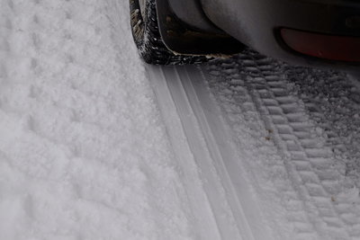 DSCF1792.JPG (126.26 КБ) 1603 просмотра След торможения "в пол" заднего колеса. БЗД включен