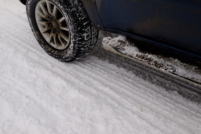 DSCF1799.JPG (180.26 КБ) 1603 просмотра След торможения переднего колеса. БЗД отключен.