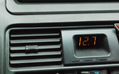 Вот - как теперь выглядит прибор....<br />что порадовало, цвет индикаторов через фильтр получился ближе к жёлтому, т.е. к цвету штатной подсветки Паджерика