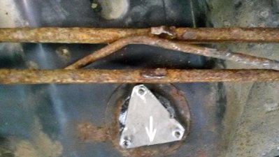 Трубки пришлось отпилить, иначе не очистятся они толком. Потом приварим, а может есть смысл согнуть это из медных трубок. Посмотрим после пескоструйки.