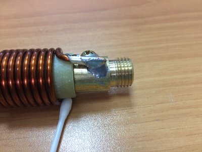 С помощью кислоты пропаял 80 ваттным паяльником винты.