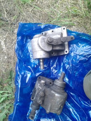 2 разных кома