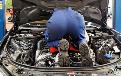 mechanic-bum_2479768k.jpg