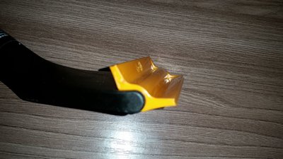 skrebok_dlya_snega_fiskars_143063_a_m_1479139669_1.jpg