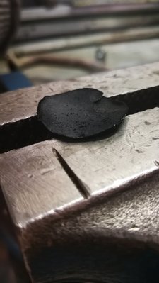 Часть заглушки полетевшая во впускной коллектор