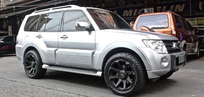 Mitsubishi_Pajero_with_20_inch_Tuff_T05_MB_4.jpg