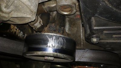 Попробовал пошкрябать ногтем