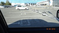... ни слева.