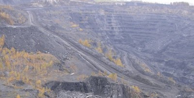 зимних снимков не нашел, типа карьер угольный в живую куда круче выглядит!