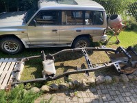 Сам привёз себе замену рамы ))