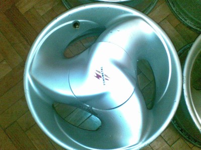 29092011990.jpg