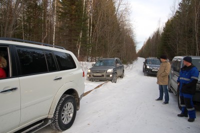 Чуть чцть застряли.