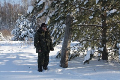 Всмотритесь! Это мой мой товарищ установил сей символ плодородия, дабы земля-матушка кормила больше и вкуснее....
