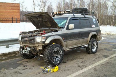 pajero_stalo.jpg