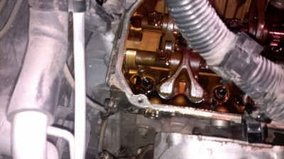 6.jpg (178.05 КБ) 12011 просмотров меняем кольцо и мажем герметиком.<br />кто будет снимать клапанную крышку не забудте открутить болты с крышки ГРМ.